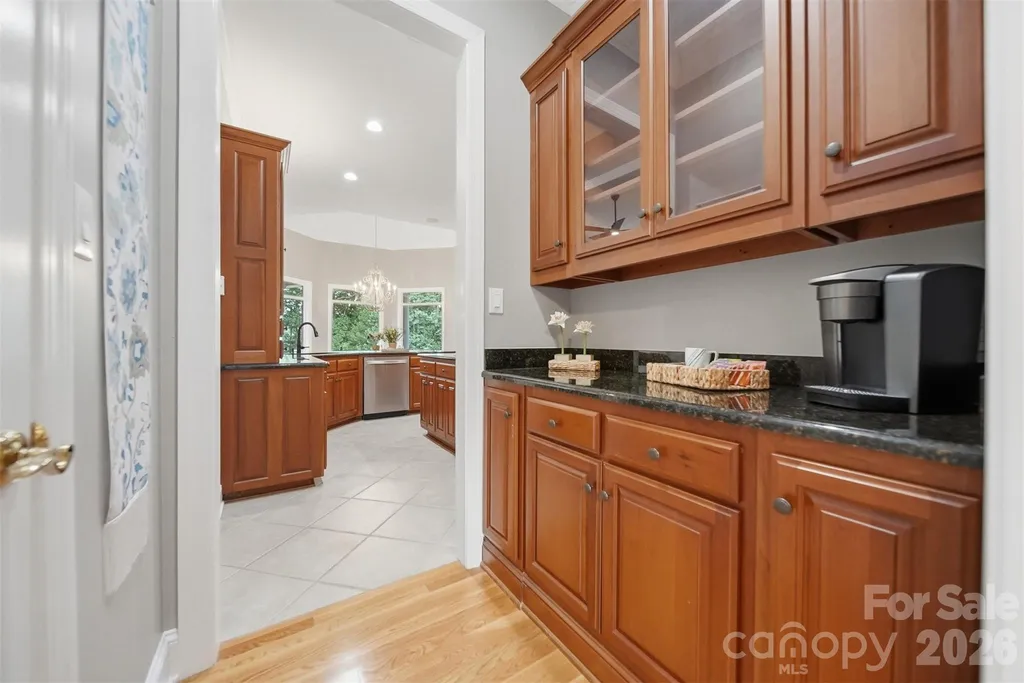3745 Pinecrest Drive NE Hickory NC 28601