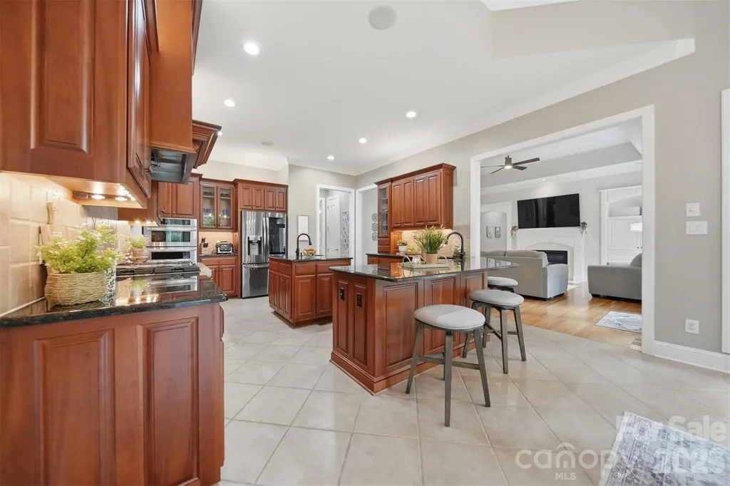 3745 Pinecrest Drive NE Hickory NC 28601