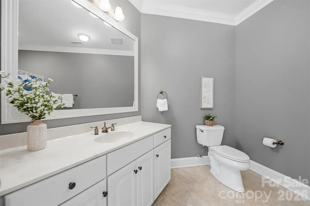 3745 Pinecrest Drive NE Hickory NC 28601