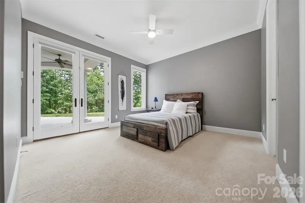 3745 Pinecrest Drive NE Hickory NC 28601