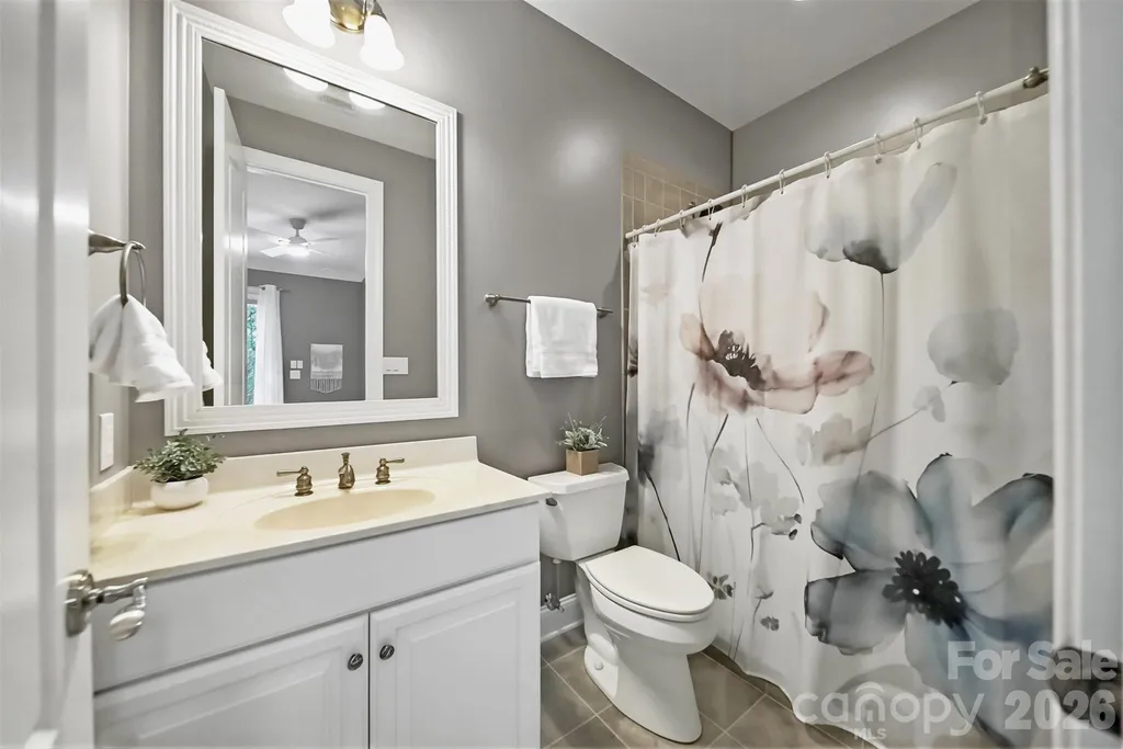 3745 Pinecrest Drive NE Hickory NC 28601