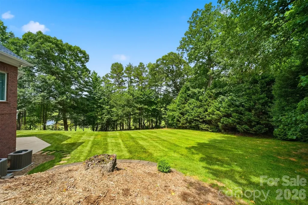 3745 Pinecrest Drive NE Hickory NC 28601