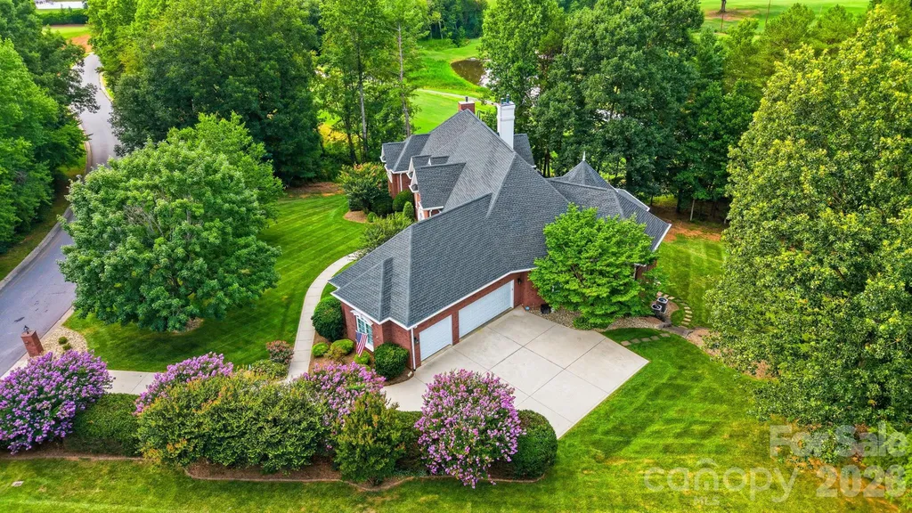 3745 Pinecrest Drive NE Hickory NC 28601