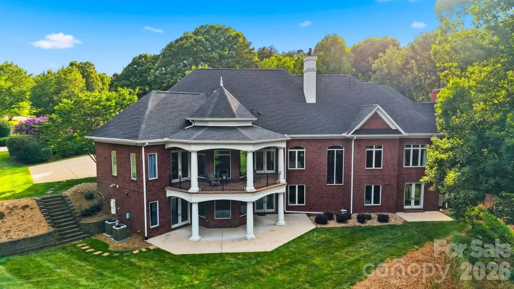 3745 Pinecrest Drive NE Hickory NC 28601