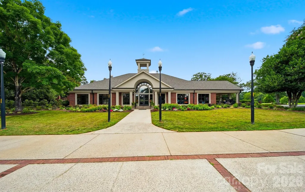 3745 Pinecrest Drive NE Hickory NC 28601