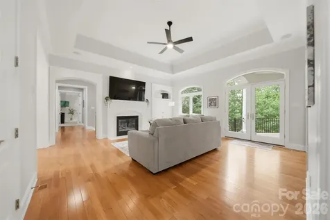 3745 Pinecrest Drive NE Hickory NC 28601