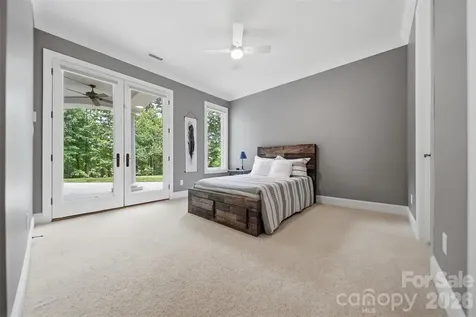 3745 Pinecrest Drive NE Hickory NC 28601