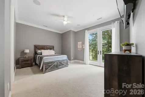 3745 Pinecrest Drive NE Hickory NC 28601