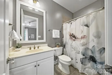 3745 Pinecrest Drive NE Hickory NC 28601