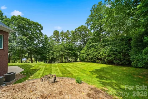 3745 Pinecrest Drive NE Hickory NC 28601