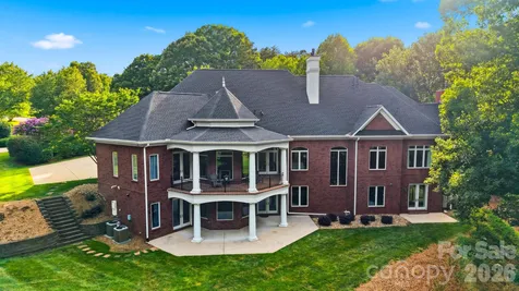 3745 Pinecrest Drive NE Hickory NC 28601