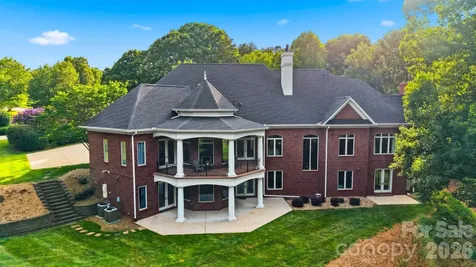 3745 Pinecrest Drive NE Hickory NC 28601