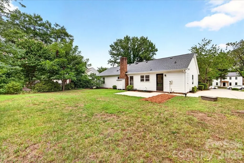 2000 Lawton Bluff Road Charlotte NC 28226