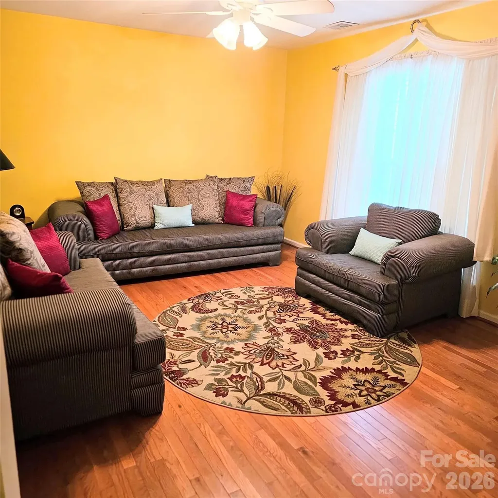 4022 Meadowview Hills Drive Charlotte NC 28269