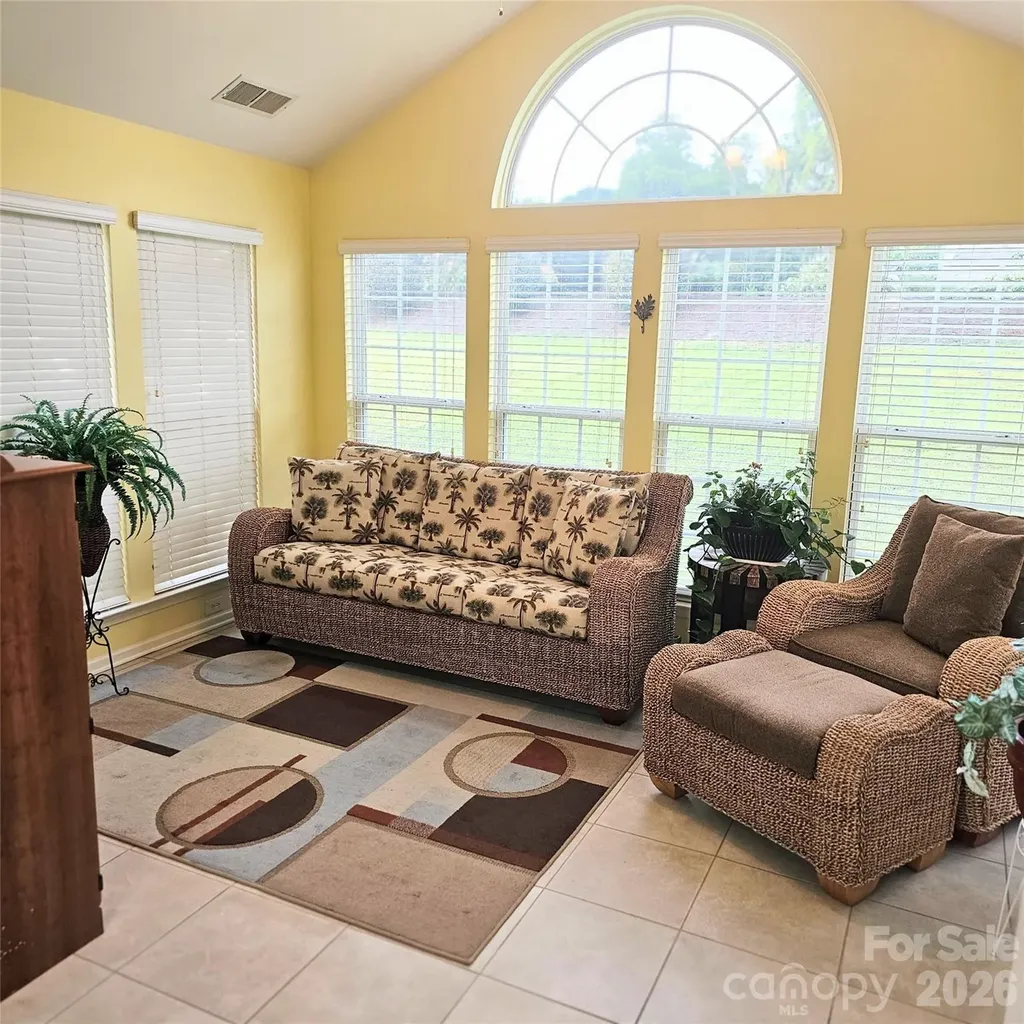 4022 Meadowview Hills Drive Charlotte NC 28269