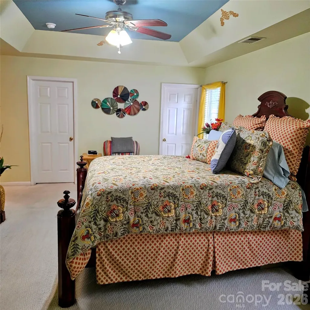 4022 Meadowview Hills Drive Charlotte NC 28269