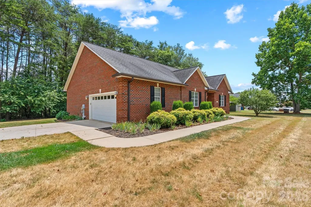 3656 Woodgreen Drive Lincolnton NC 28092