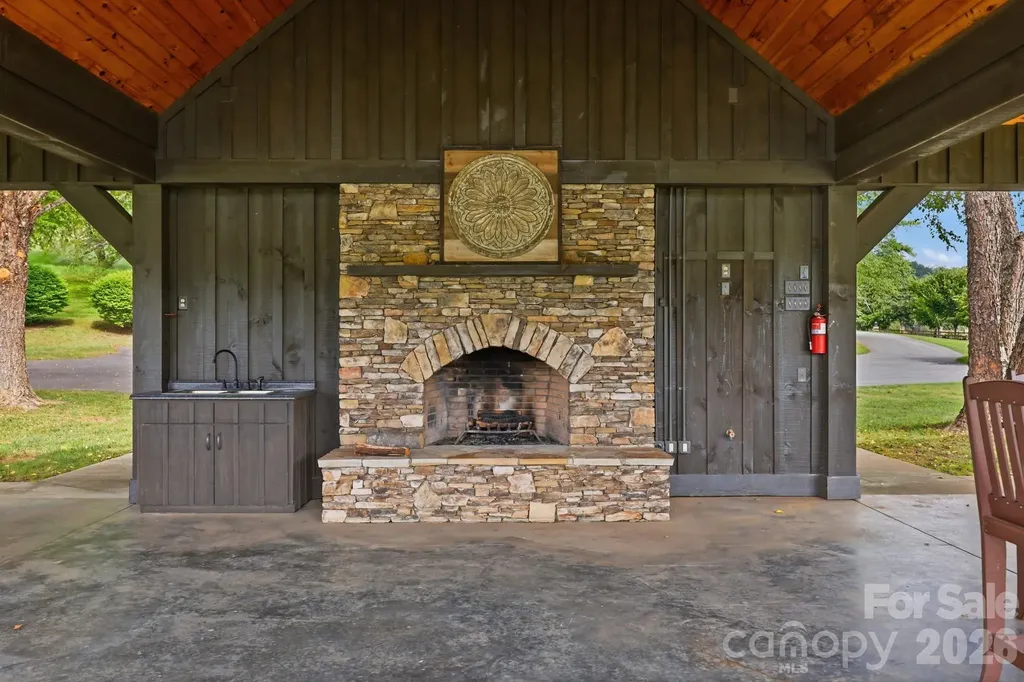 643 W Landing Drive Jefferson NC 28640