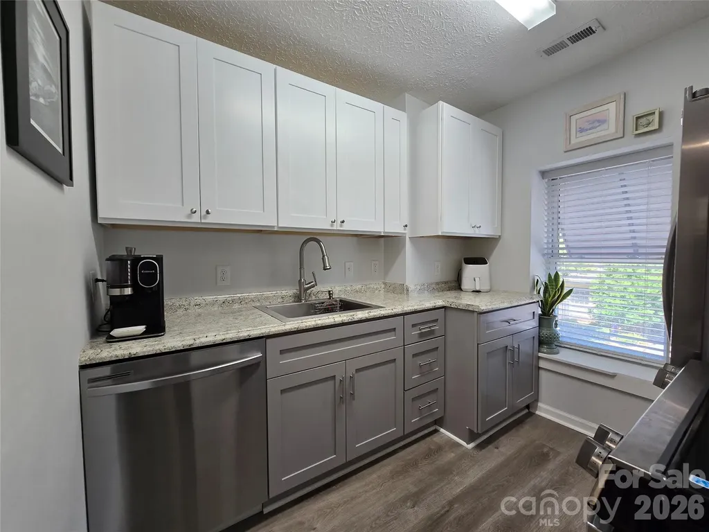 142 N Main Street Waynesville NC 28786