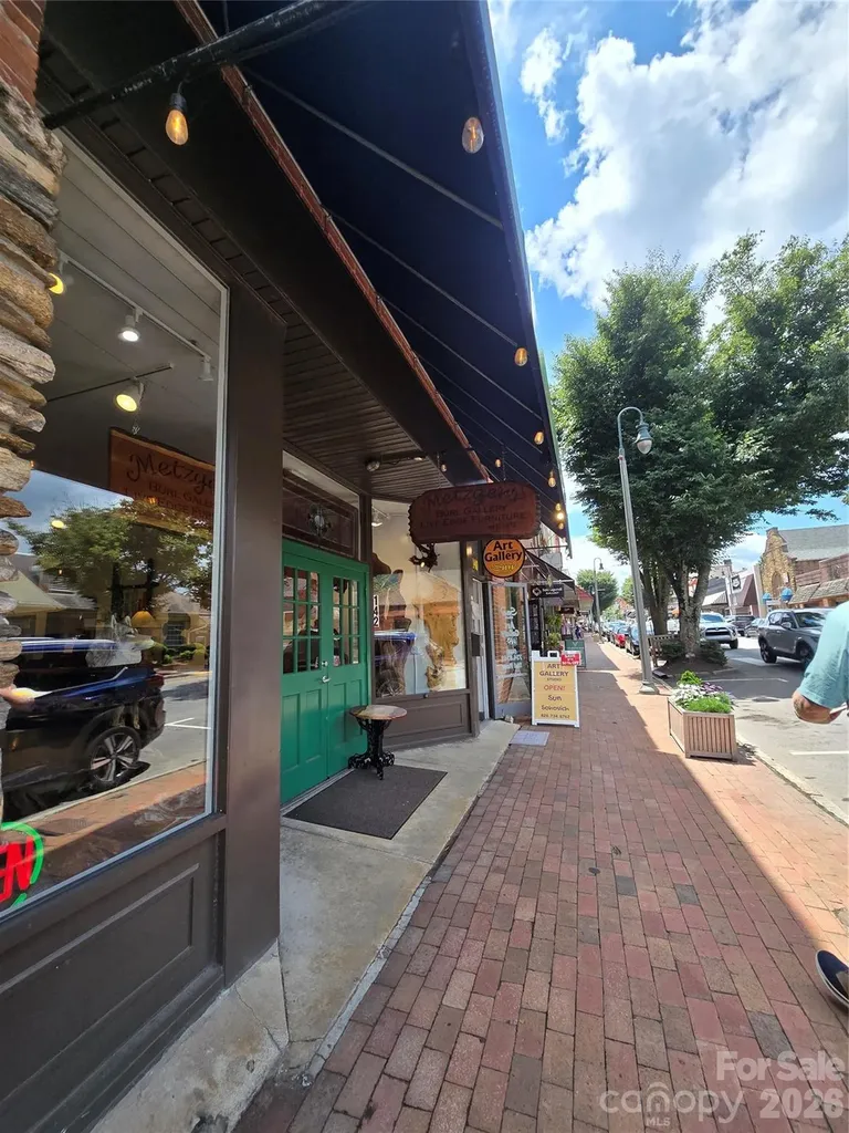 142 N Main Street Waynesville NC 28786