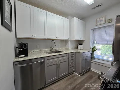 142 N Main Street Waynesville NC 28786