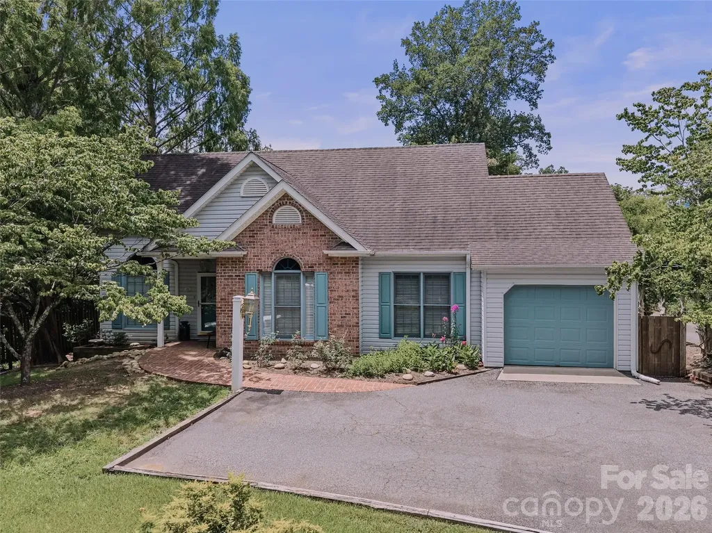 66 Hyde Avenue Tryon NC 28782
