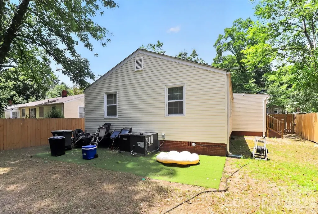 1336 Parkview Circle Salisbury NC 28144