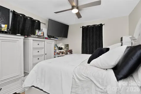 1336 Parkview Circle Salisbury NC 28144