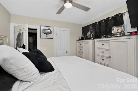 1336 Parkview Circle Salisbury NC 28144