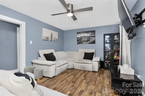 1336 Parkview Circle Salisbury NC 28144