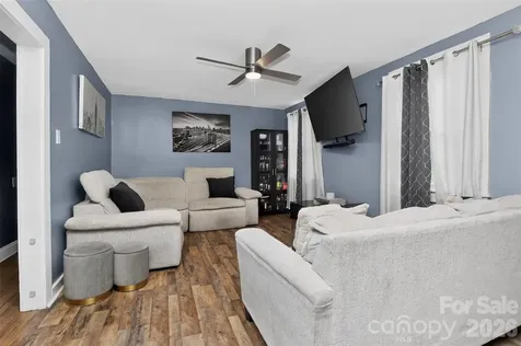 1336 Parkview Circle Salisbury NC 28144