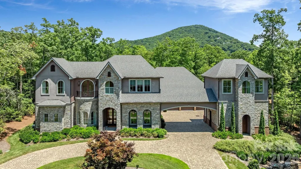 1905 White Tree Trail Arden NC 28704