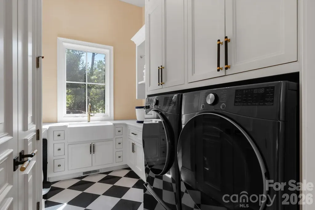 1905 White Tree Trail Arden NC 28704