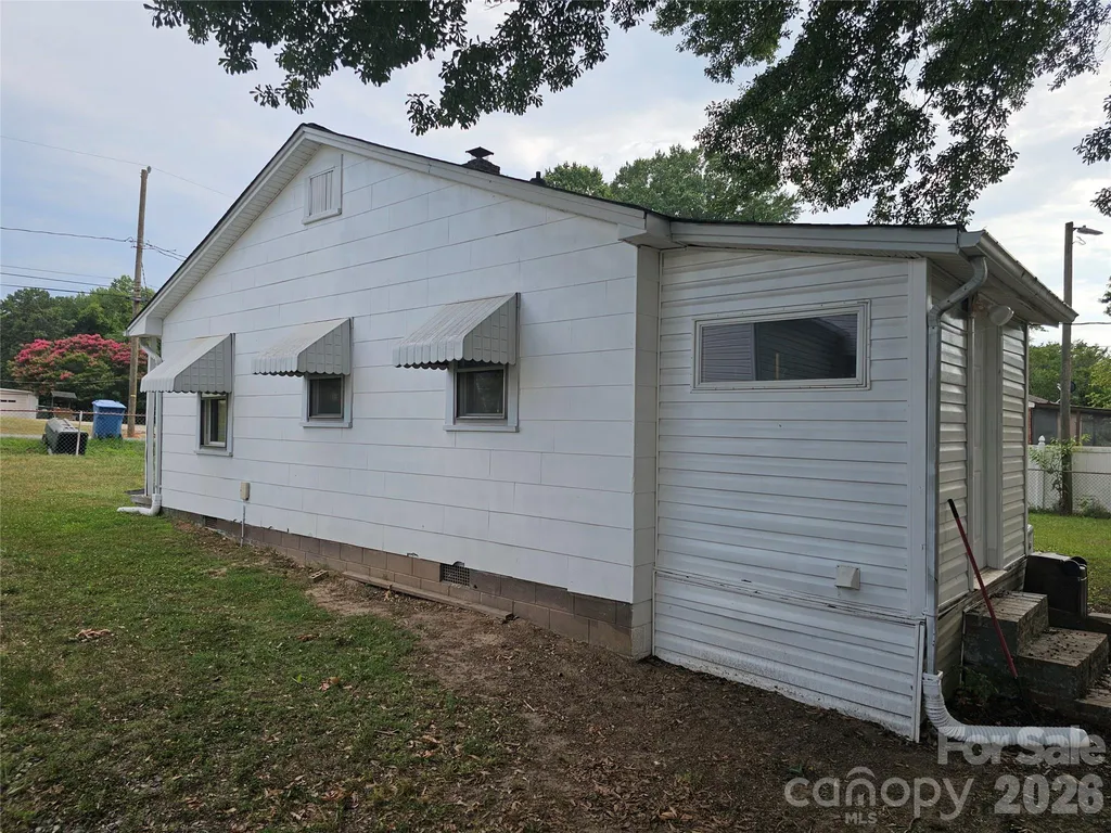 1515 16th Avenue NE Hickory NC 28601