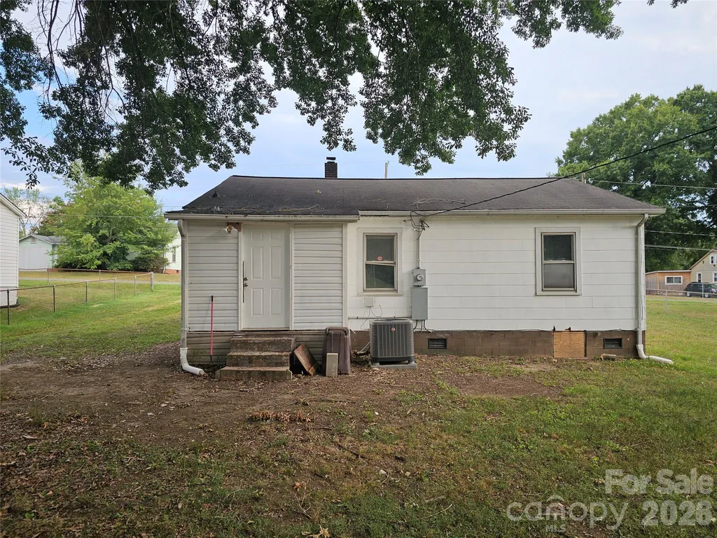1515 16th Avenue NE Hickory NC 28601