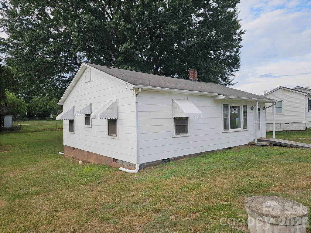 1515 16th Avenue NE Hickory NC 28601