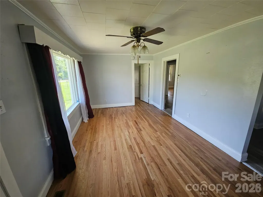 1515 16th Avenue NE Hickory NC 28601