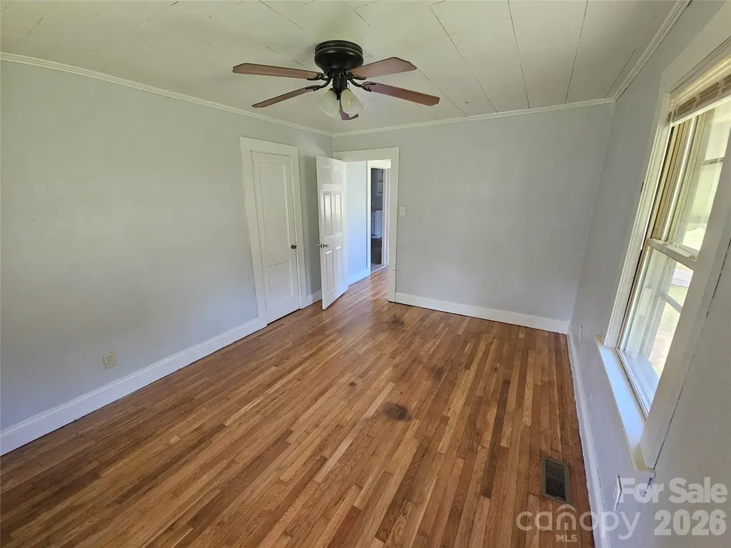 1515 16th Avenue NE Hickory NC 28601