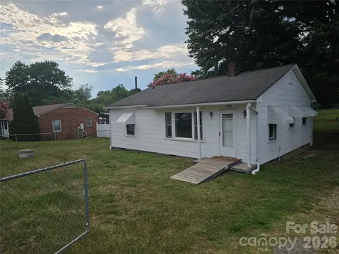1515 16th Avenue NE Hickory NC 28601