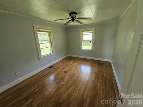 1515 16th Avenue NE Hickory NC 28601