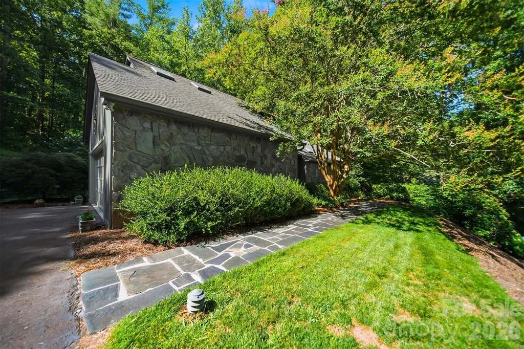 414 Stonecroft Drive SE Lenoir NC 28645