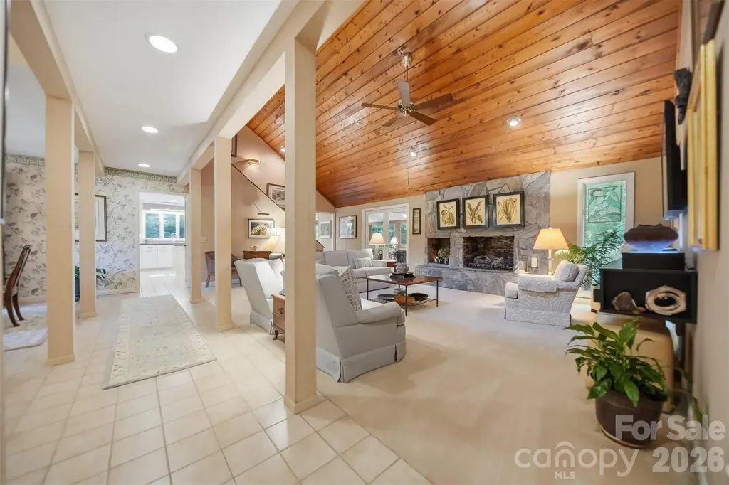 414 Stonecroft Drive SE Lenoir NC 28645