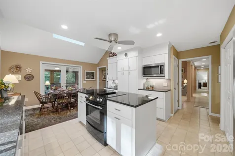 414 Stonecroft Drive SE Lenoir NC 28645