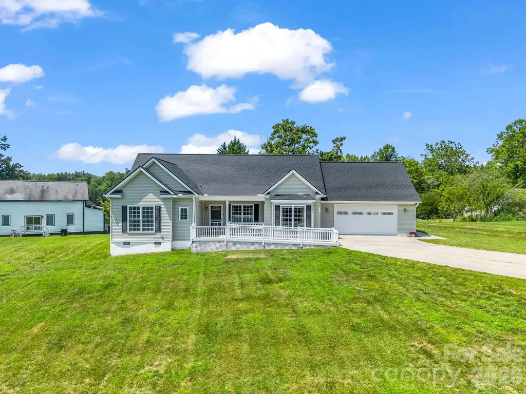 355 Hidden Meadow Drive Hendersonville NC 28792