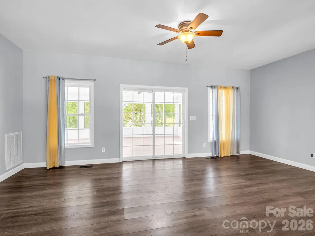 355 Hidden Meadow Drive Hendersonville NC 28792