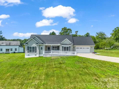 355 Hidden Meadow Drive Hendersonville NC 28792