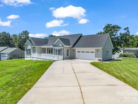 355 Hidden Meadow Drive Hendersonville NC 28792