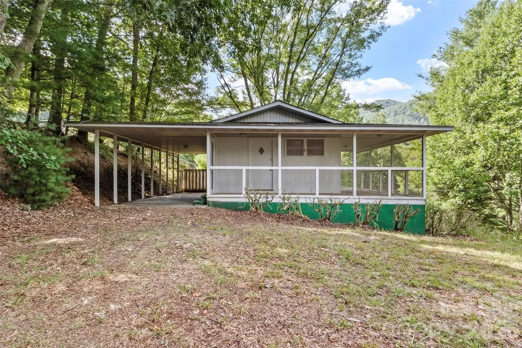 144 Florida Hill Drive Green Mountain NC 28740