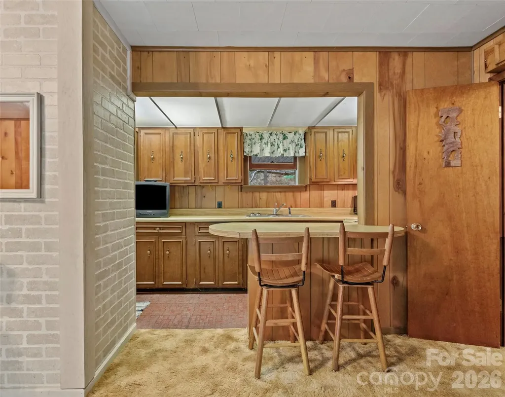 144 Florida Hill Drive Green Mountain NC 28740