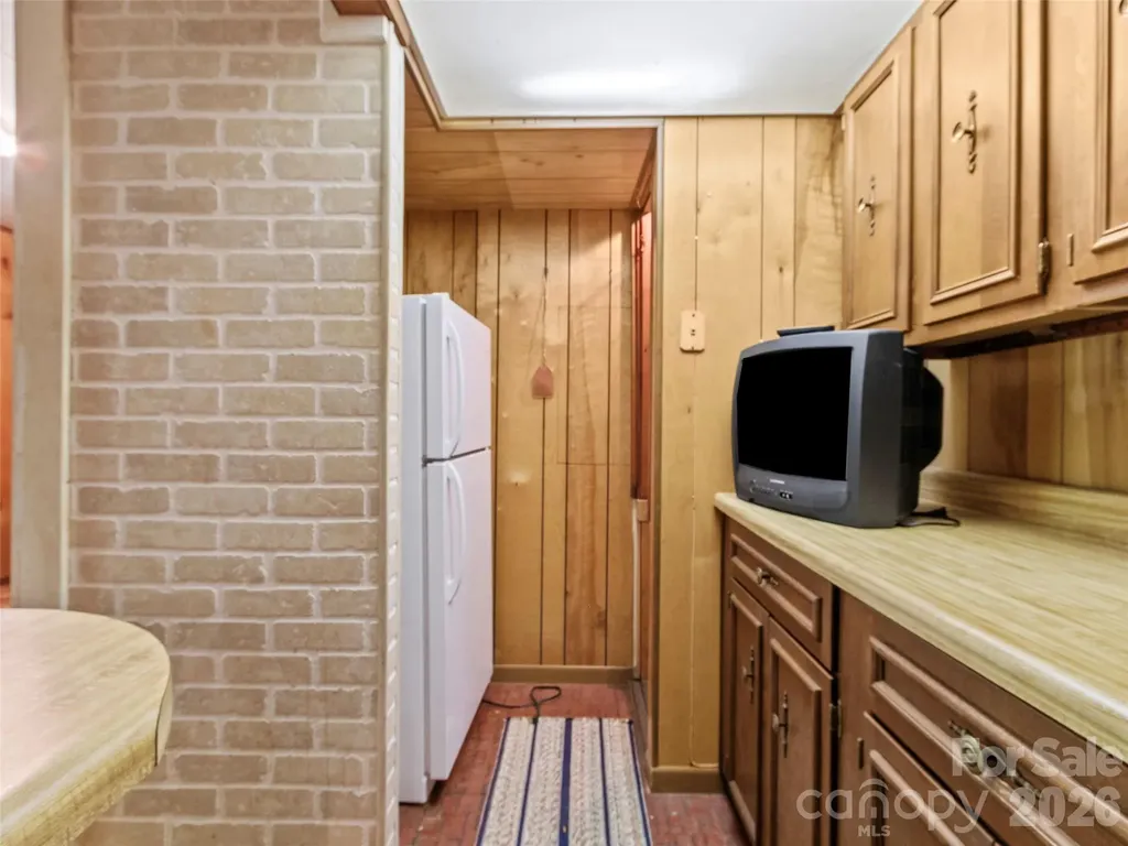 144 Florida Hill Drive Green Mountain NC 28740